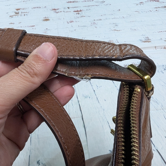 Fossil Leather Crossbody Purse - Picture 2 of 8